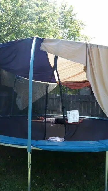 How to Make a Tent on a Trampoline
