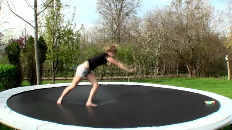 How to Do a Cartwheel on a Trampoline